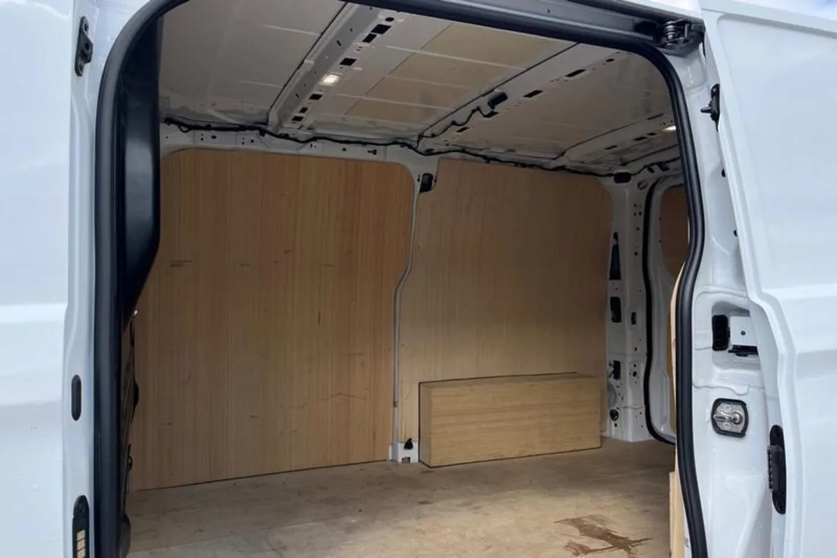Ford Transit Custom TREND - Image 4
