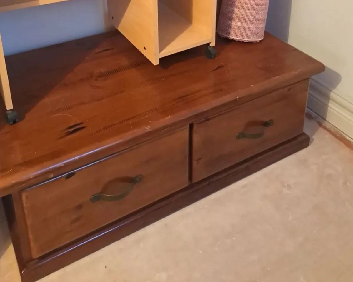 Living room table - Image 1