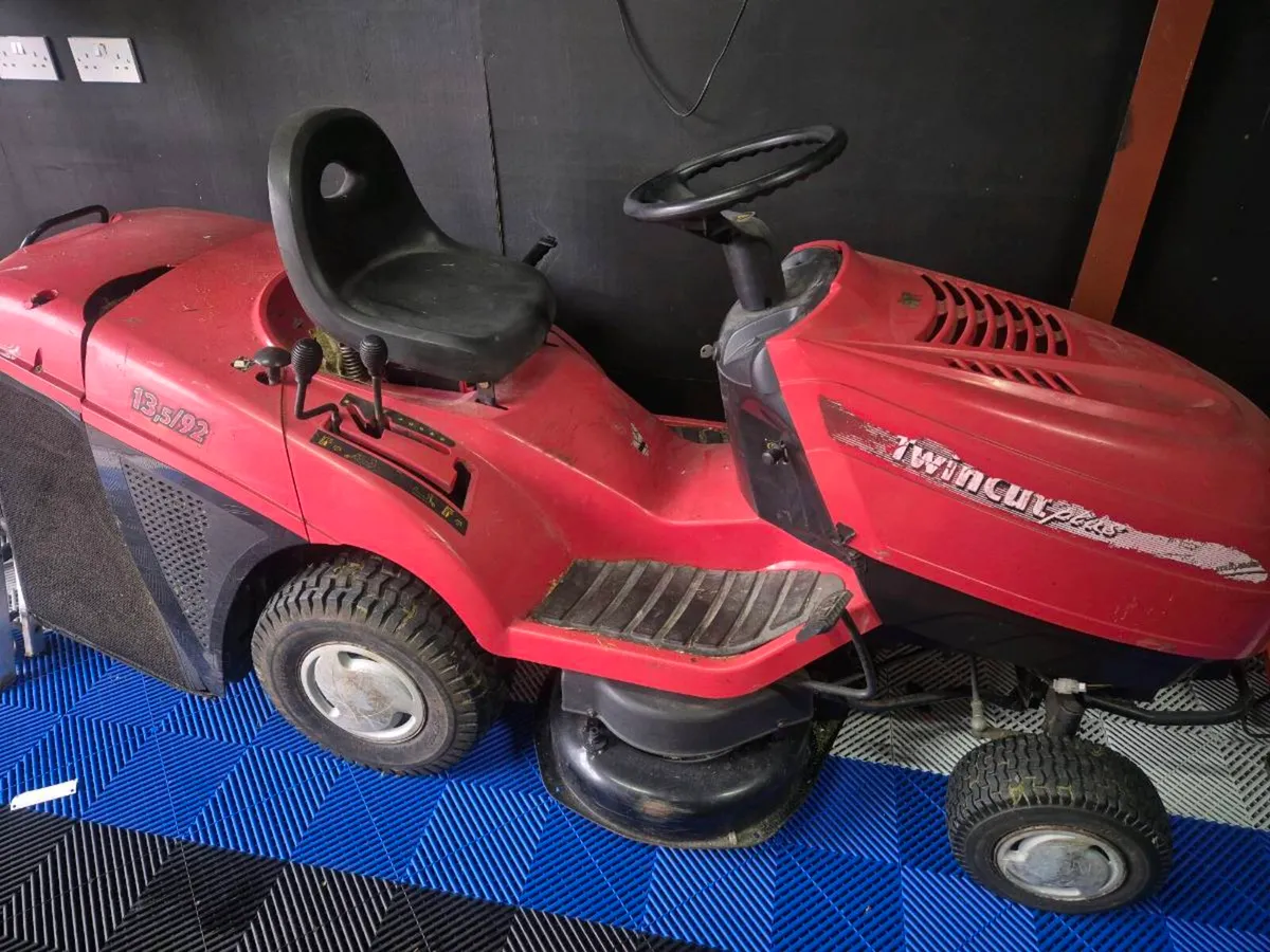 Ride on mower - Image 1