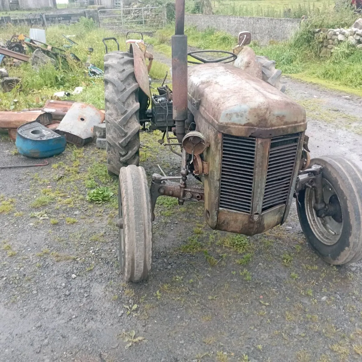 Ferguson 20 diesel.starts PTO gearbox clutch work - Image 1