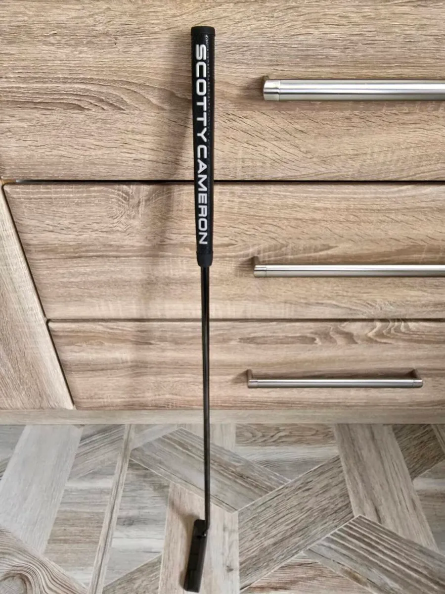 Scotty Camerson Santa Fe Triple Black 34" Putter - Image 1