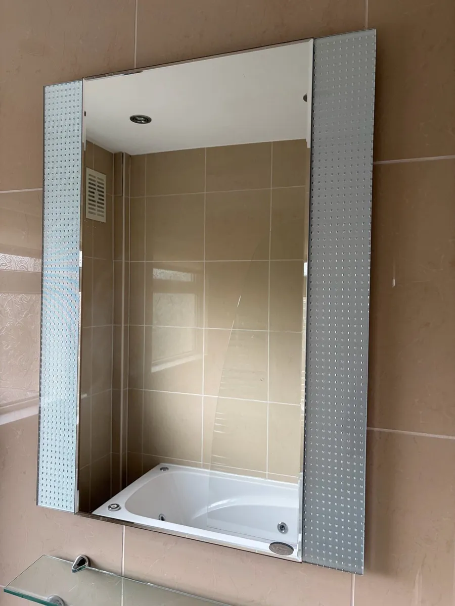 Bathroom mirror - Image 1