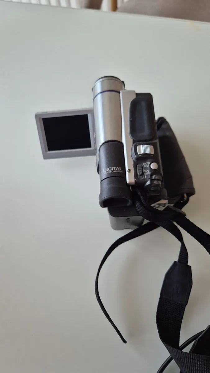 Retro video camera - Image 1