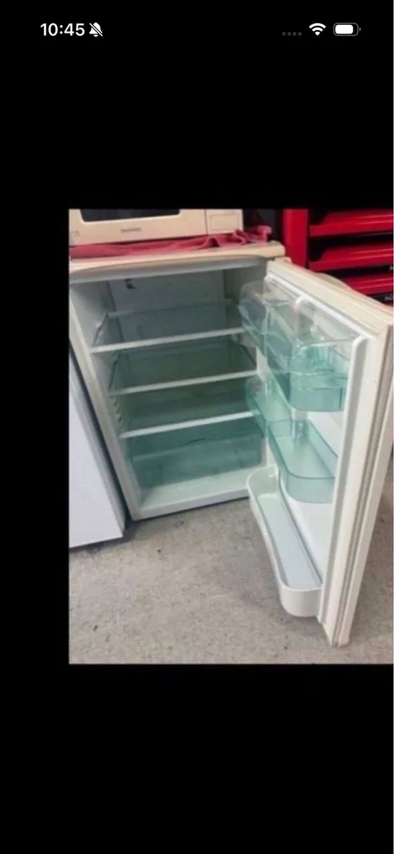 Hotpoint under counter fridge - Image 2