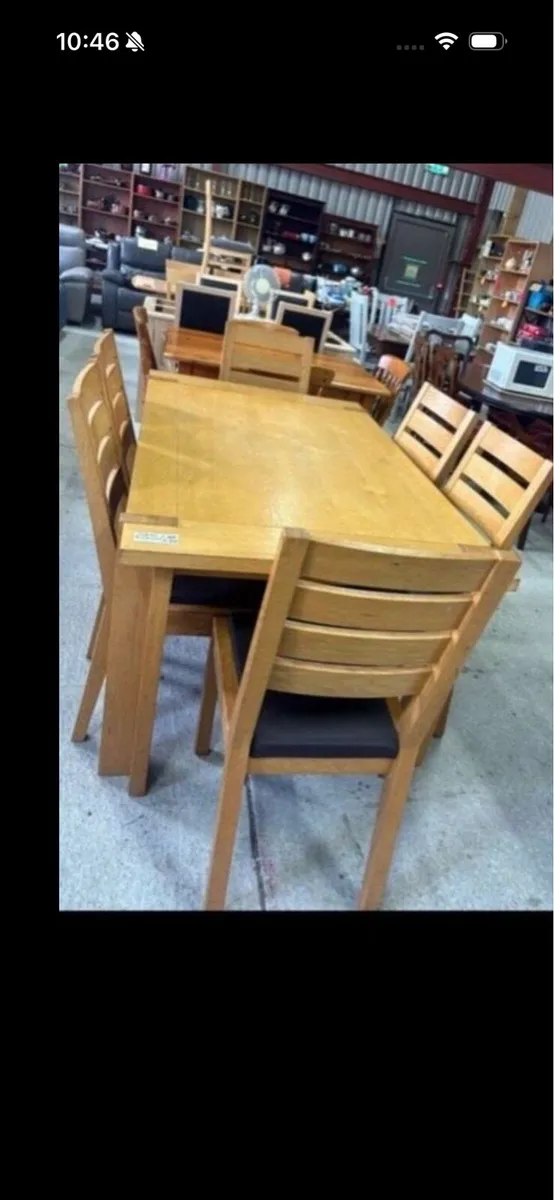 Oak table and 6 chairs - Image 1