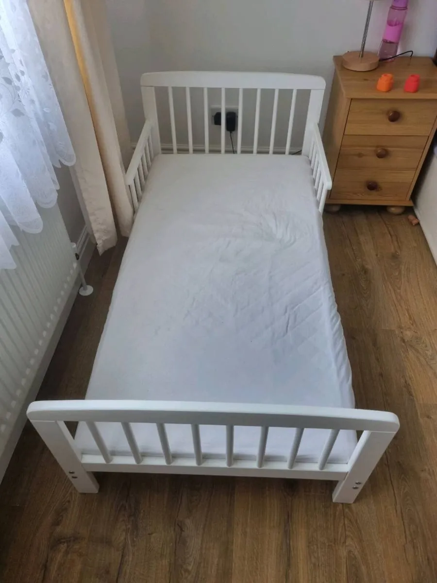 Toddler bed - Image 3