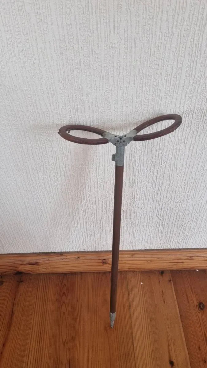Vintage Shooting Stick/Seat - Image 1