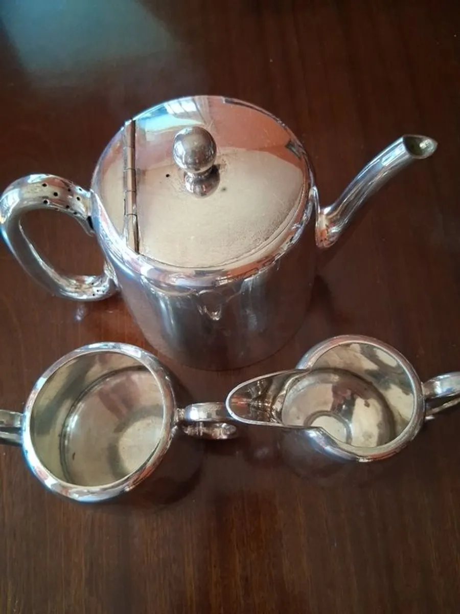 Silver teapot creamer & sugar bowl - Image 1