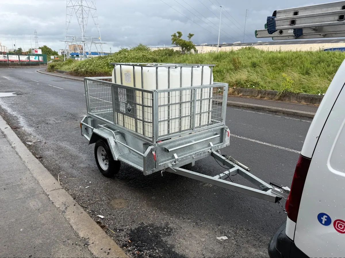 Trailer - Image 1