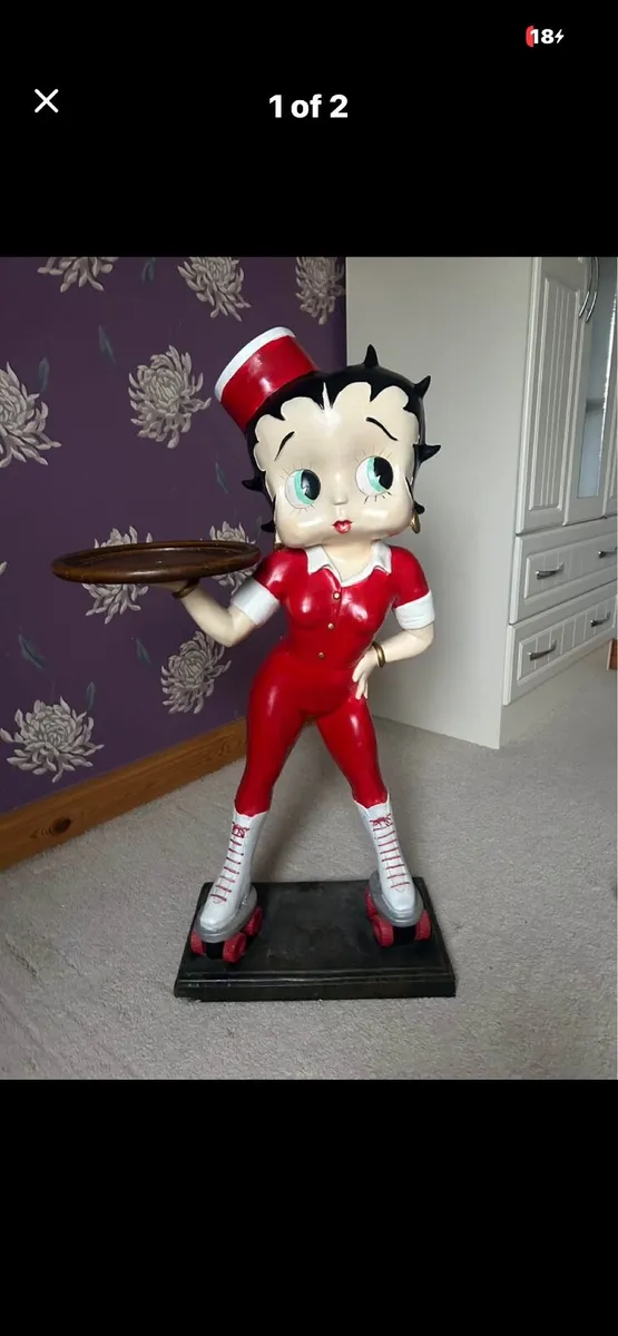 Betty boop statue