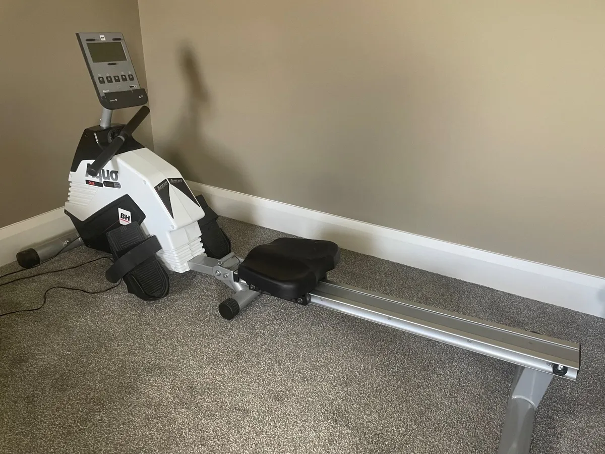 Rowing machine - Image 1