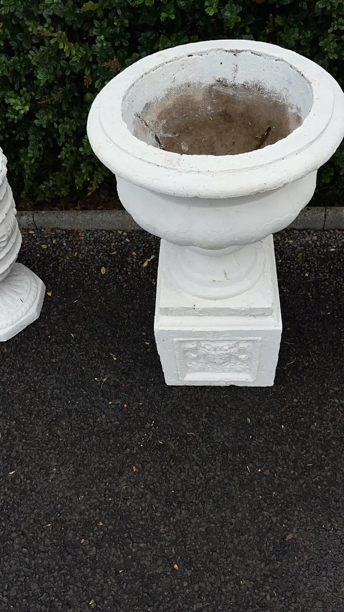 Old flower concrete pots - Image 3