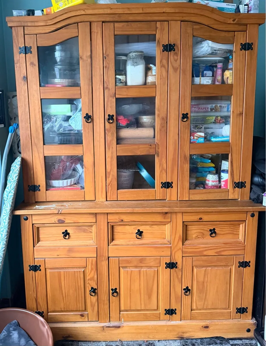 Kitchen dresser