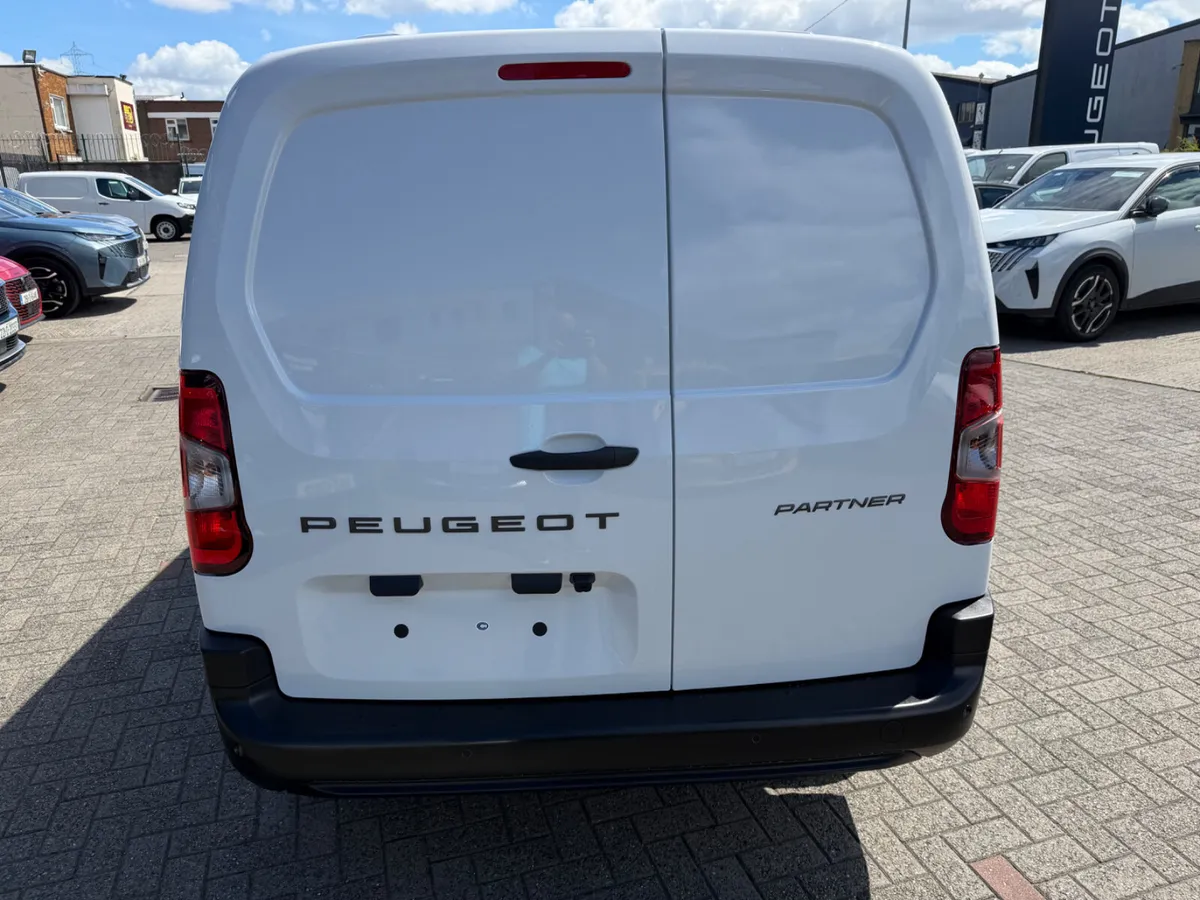 2026 Peugeot Partner Pro+ LWB auto - Image 4