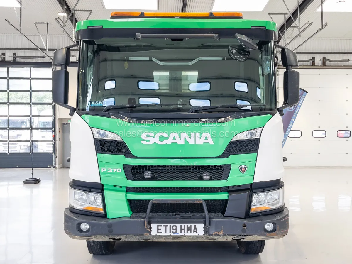 2019 SCANIA P370 XT TIPPER - Image 2