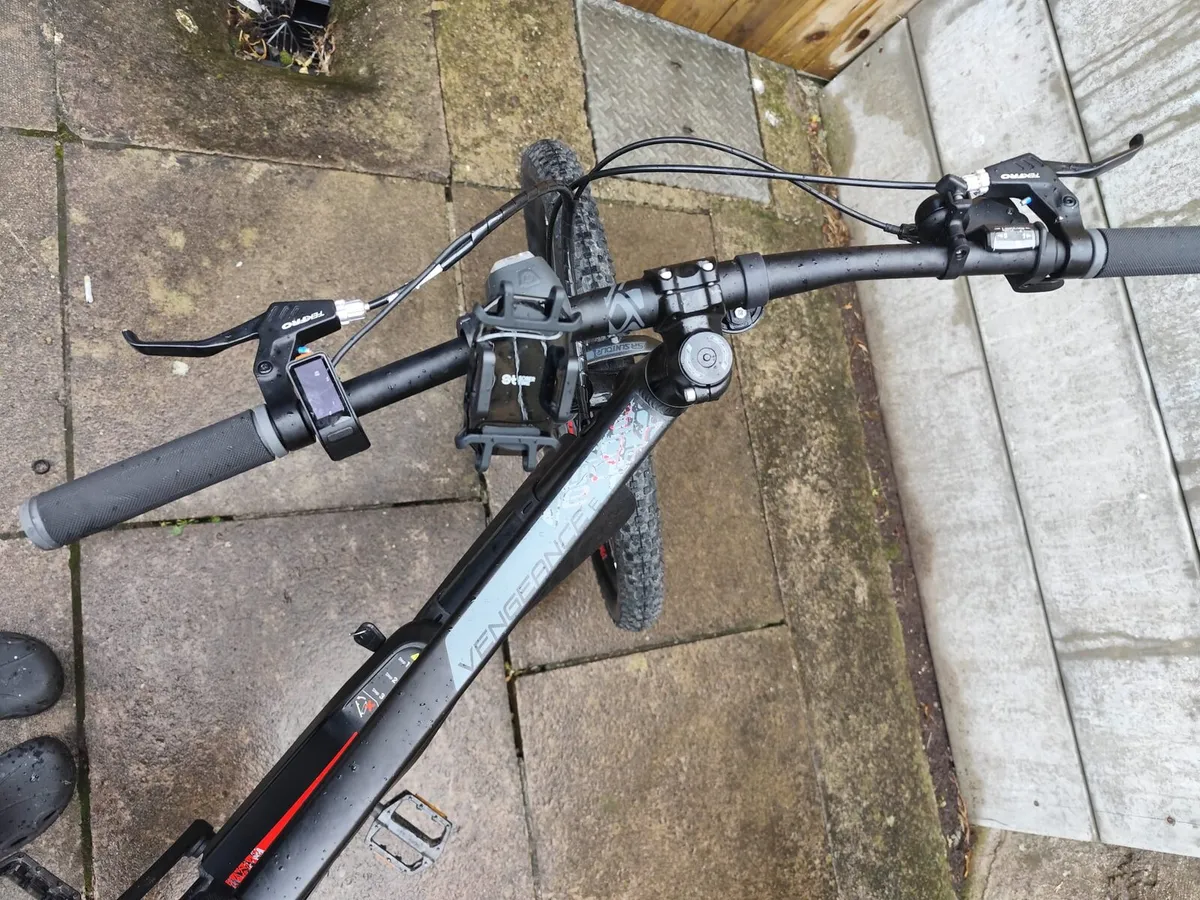Carrera vengeance e pro electric bike - Image 2