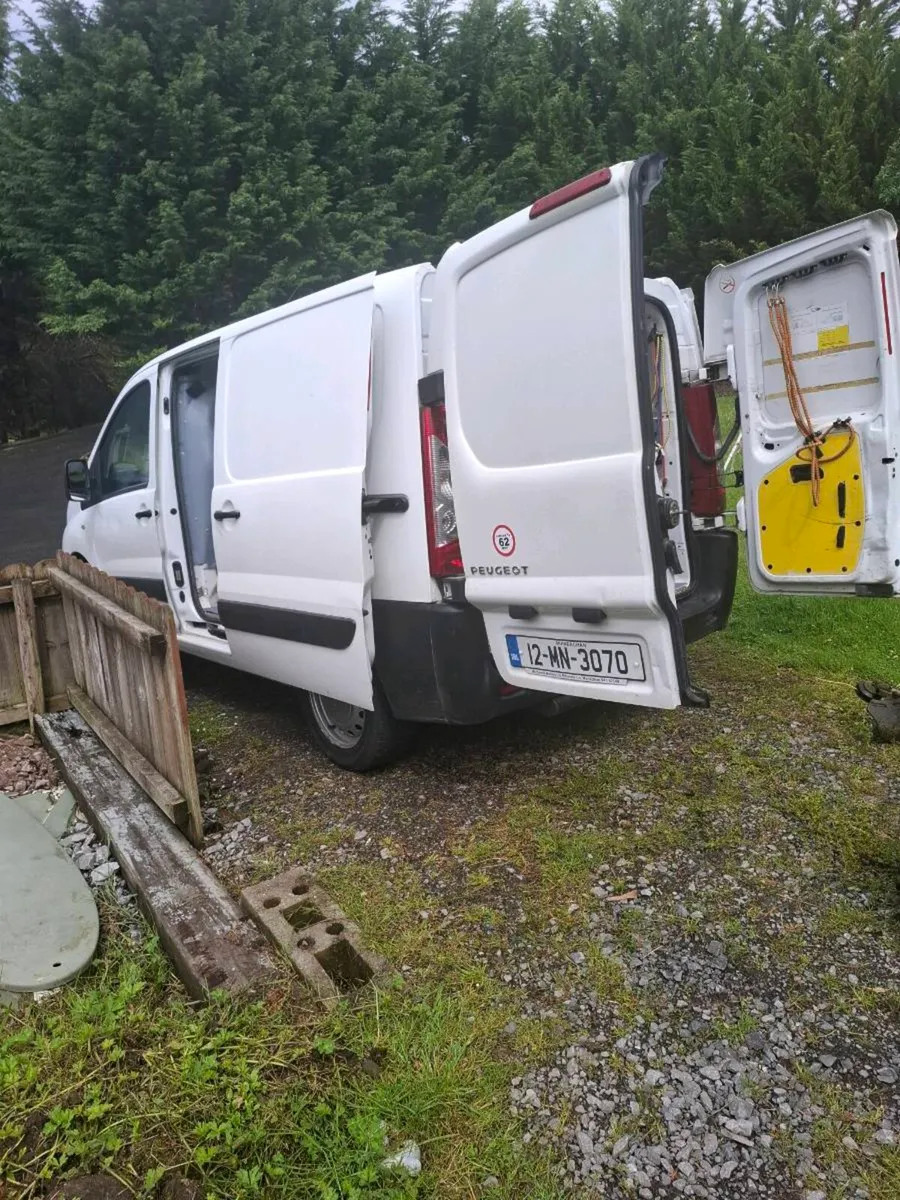 Van - Image 4