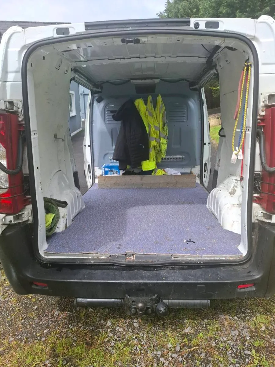 Van - Image 3