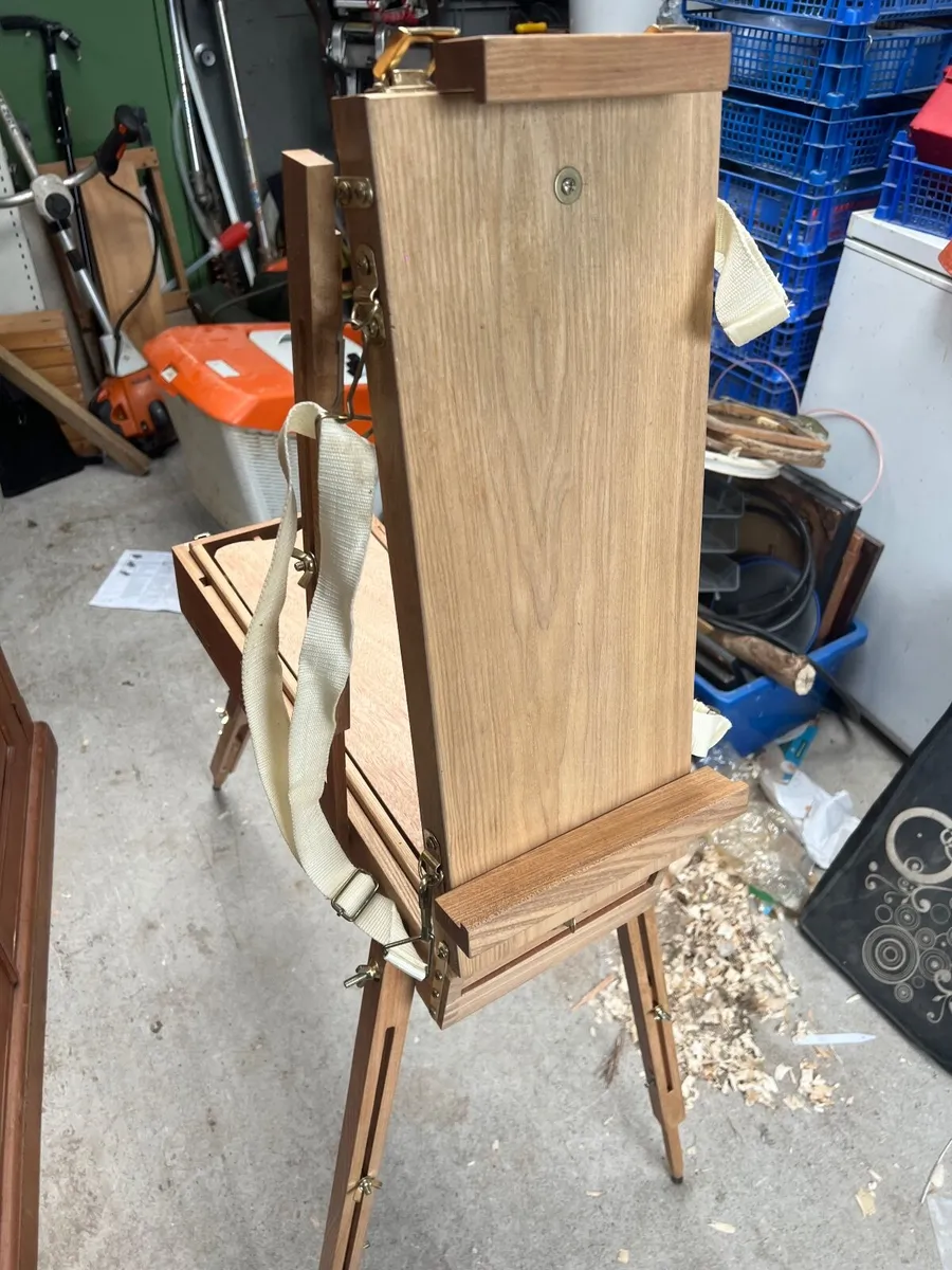 Artist easel - Image 1