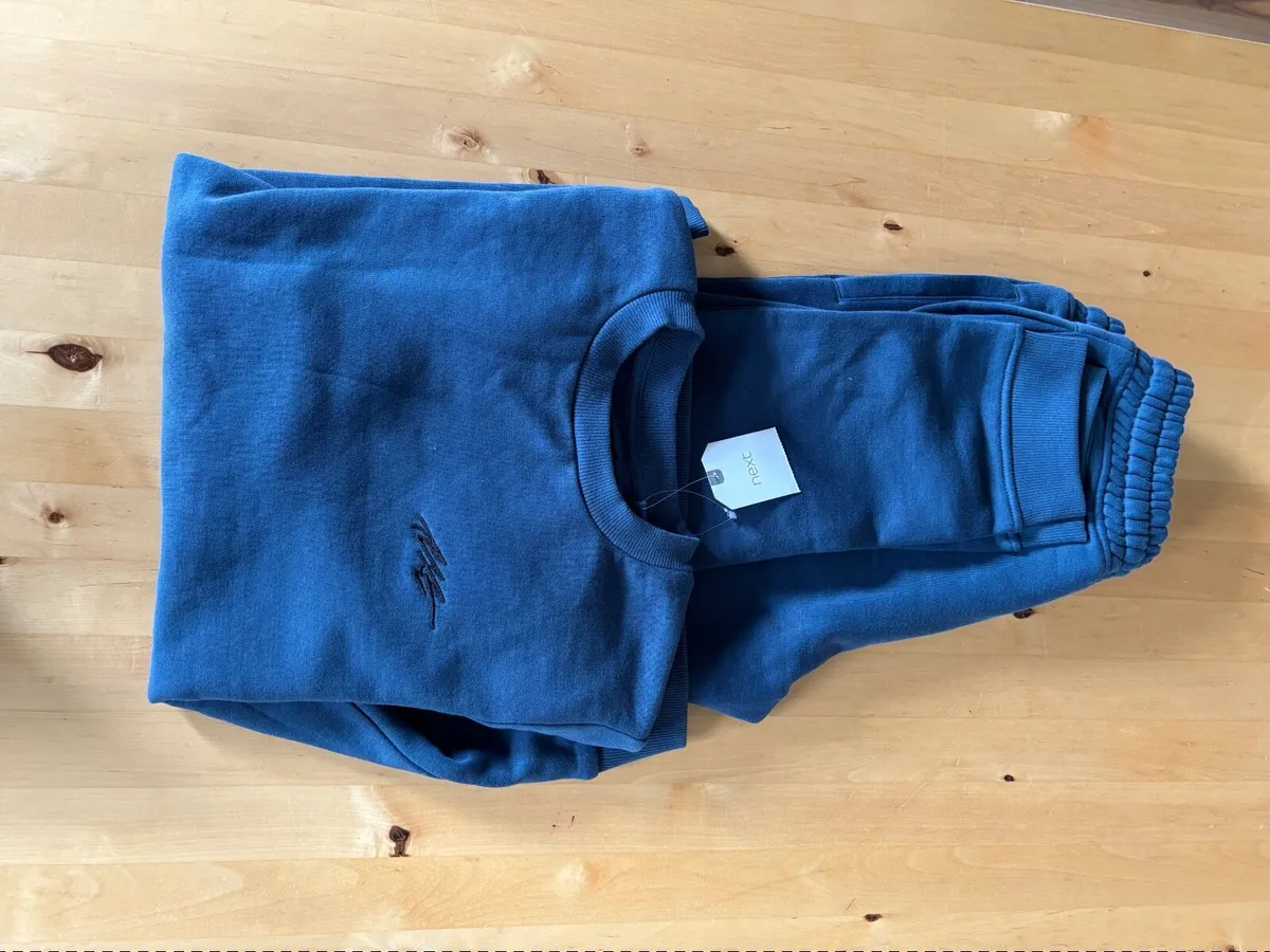 Jogger and sweater - Image 3