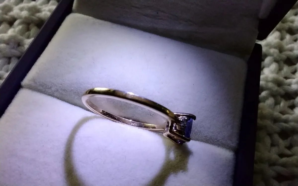 Tanzanite square solitaire 10ct yellow gold ring L - Image 2
