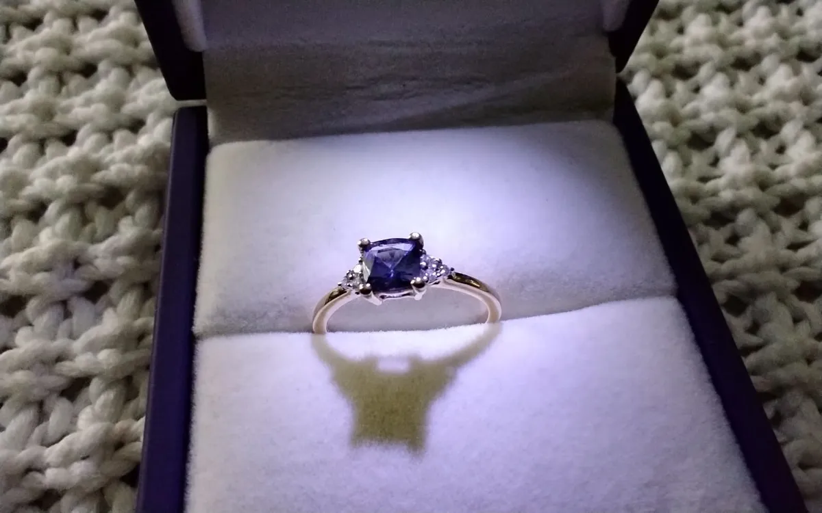 Tanzanite square solitaire 10ct yellow gold ring L - Image 3