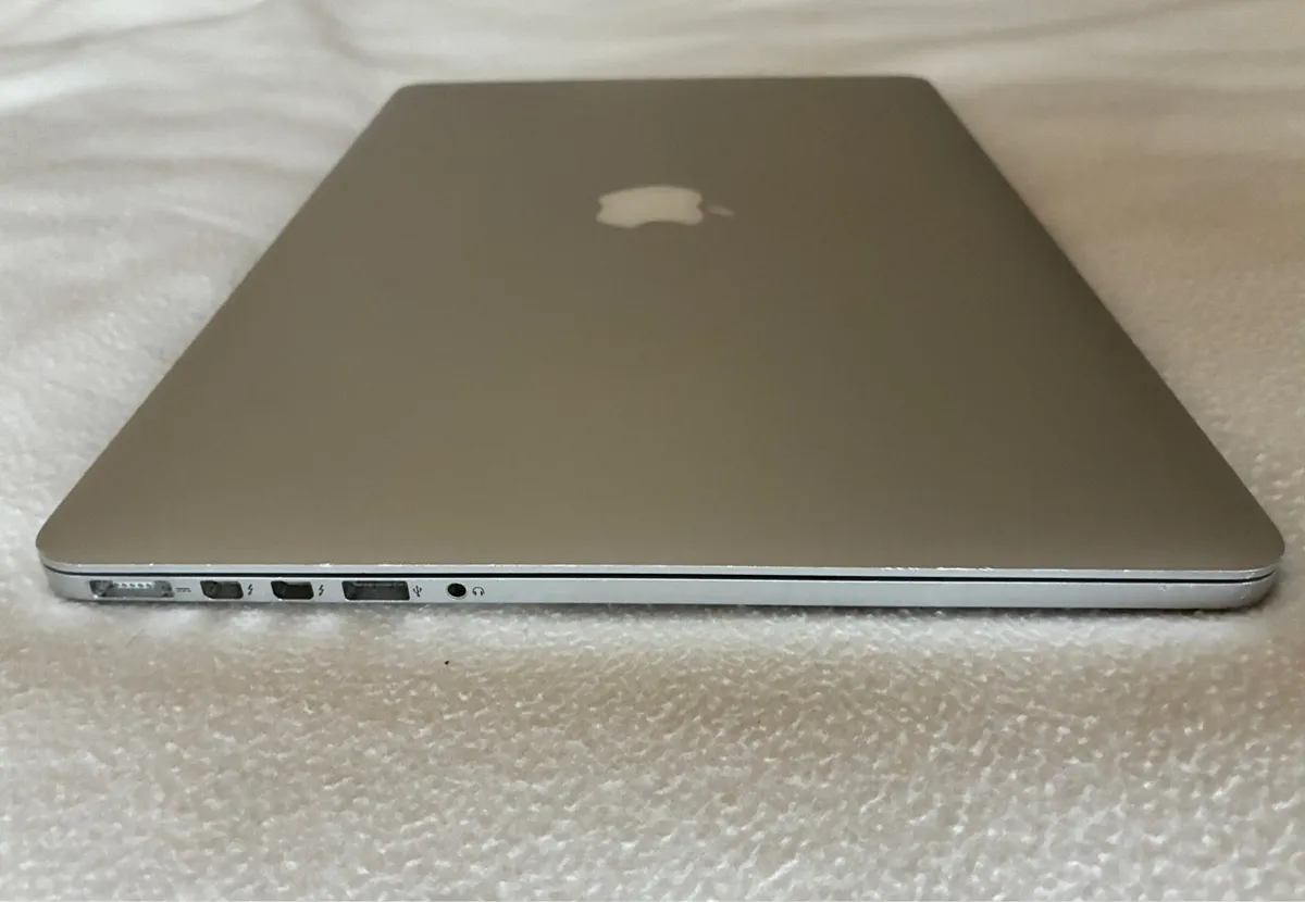 Macbook Pro 15” - Image 4