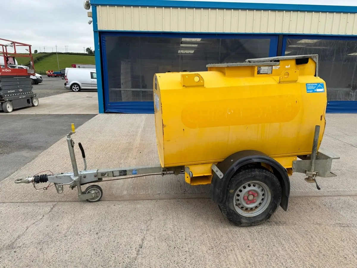 950 LITRE BUNDED SINGLE AXLE FAST TOW FUEL BOWSER - Image 3