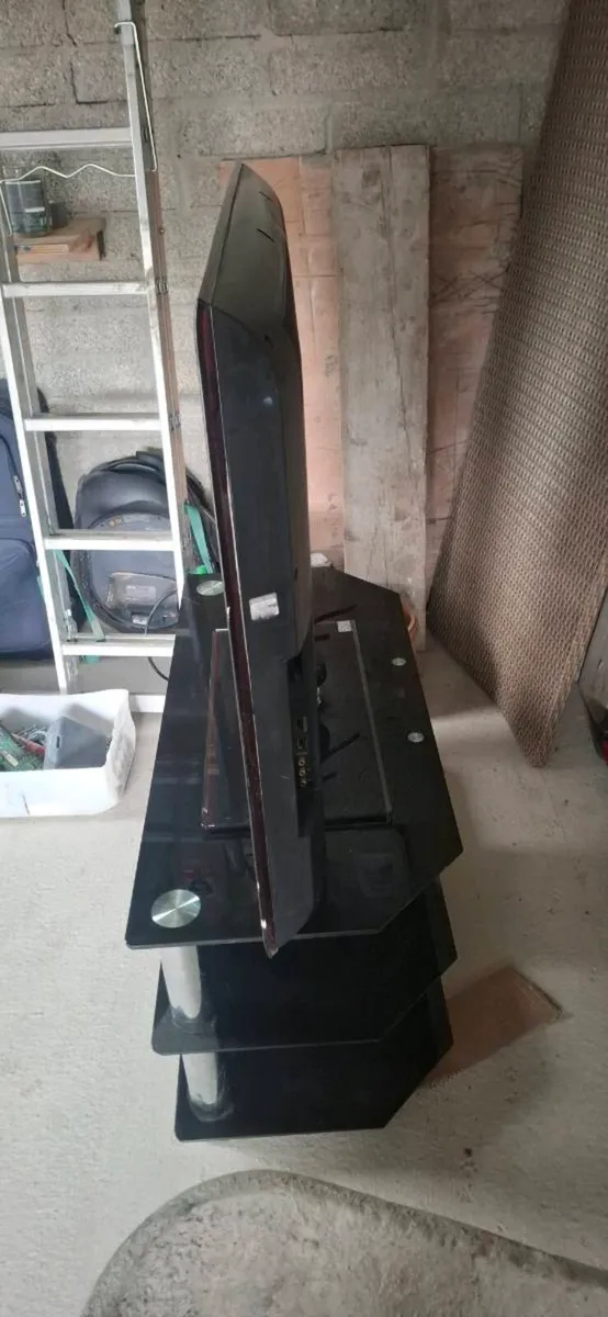 Samsung 46" LED TV - Image 2