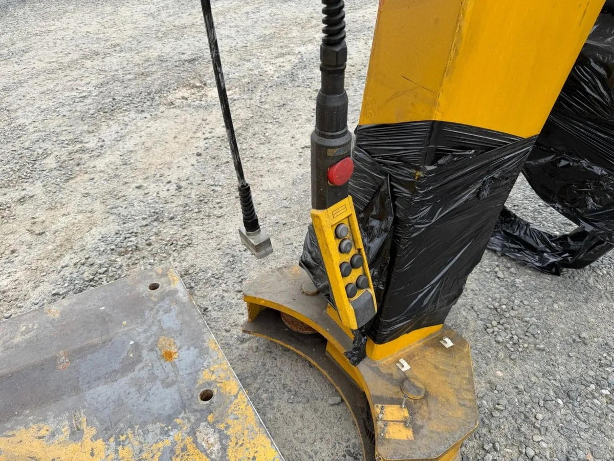 WALTER WATSON 1600KGS SWING CRANE - Image 2