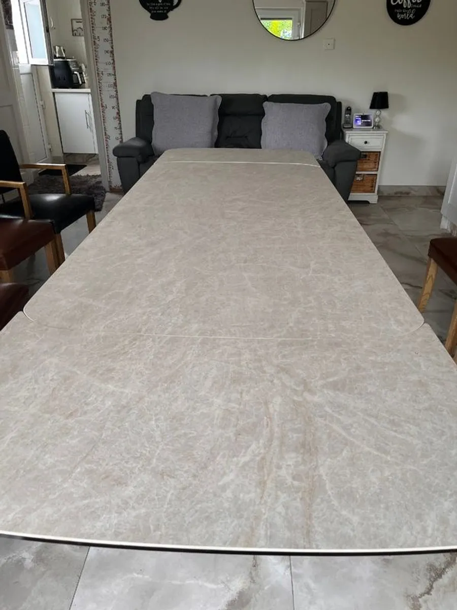 Kitchen table - Image 2