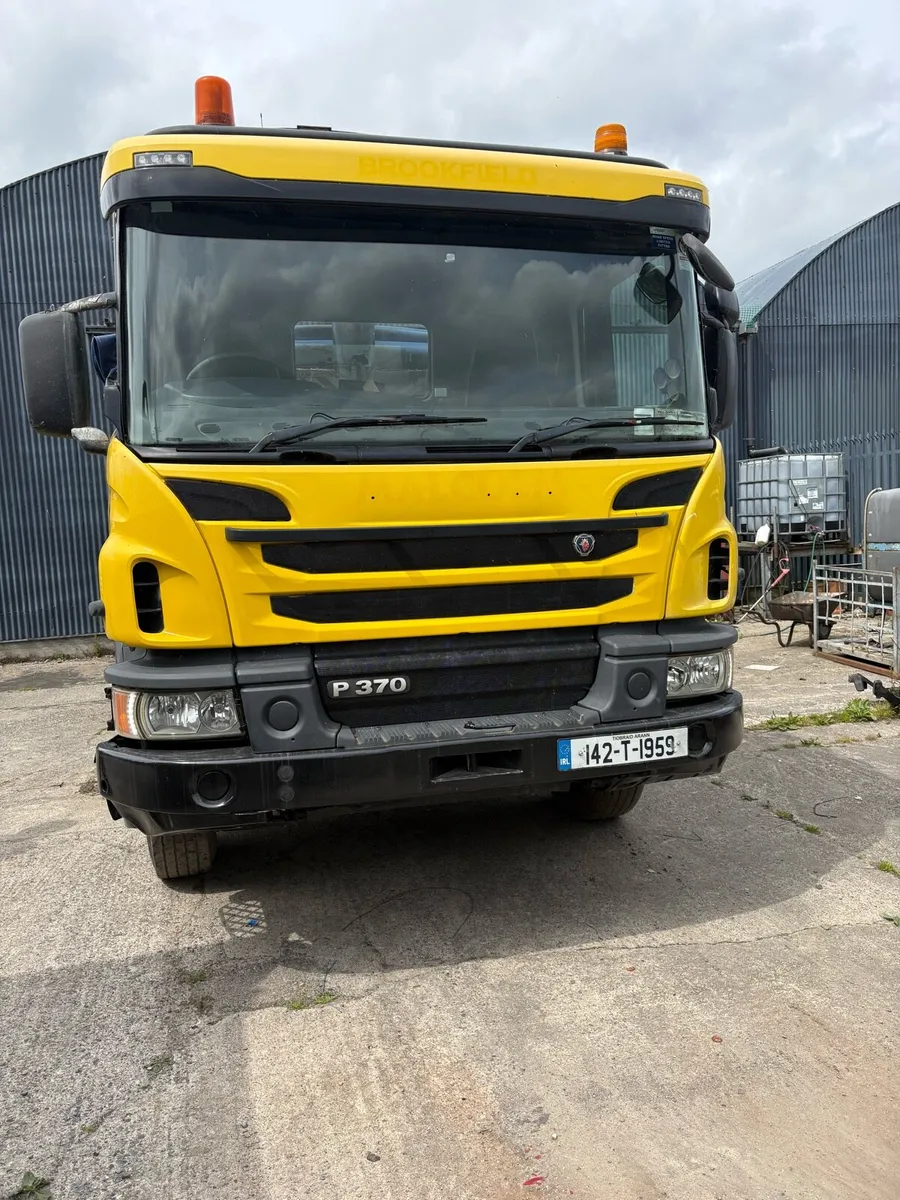 Scania P370 five axle tipper 36 ton - Image 1