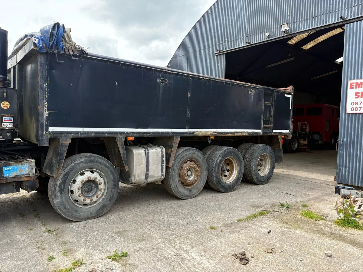 Scania P370 five axle tipper 36 ton - Image 4