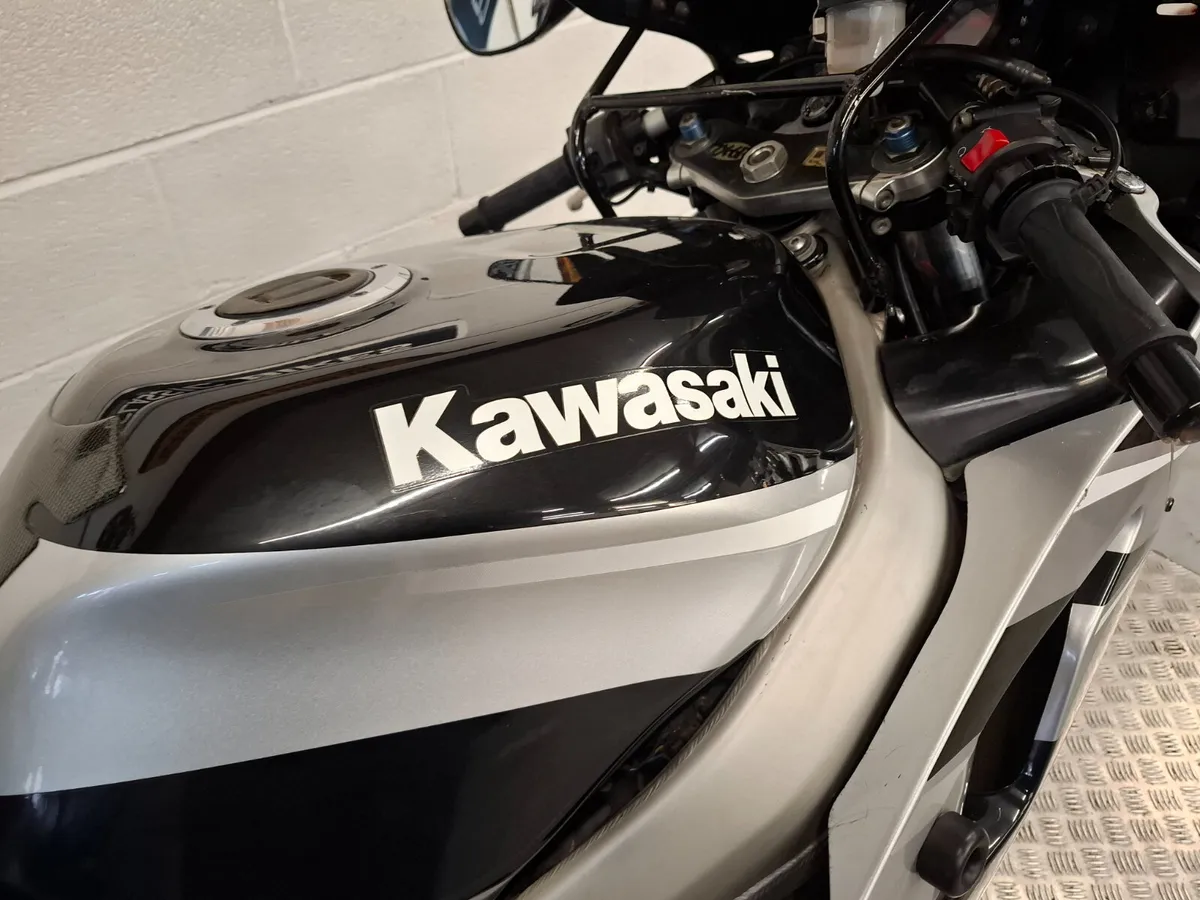 Kawasaki ZXR6   2000 - Image 4