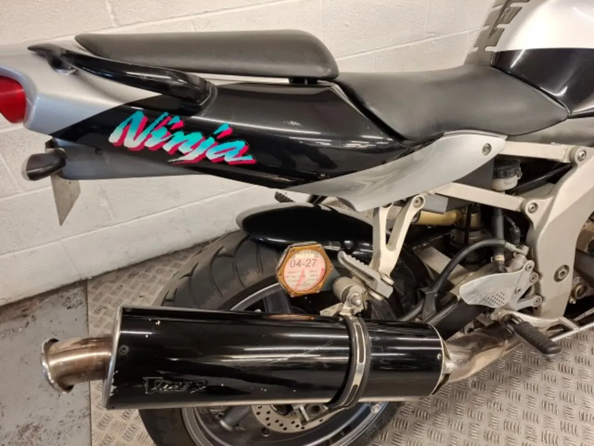 Kawasaki ZXR6   2000 - Image 3