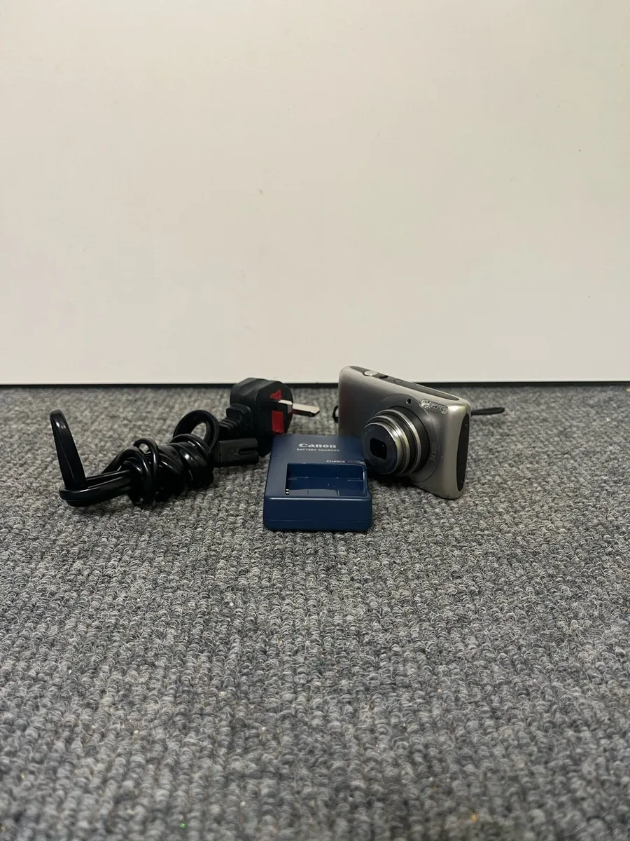 Canon Ixus 130 Digital Camera - Image 1