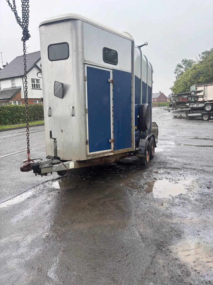 Horsebox IW 510 - Image 1