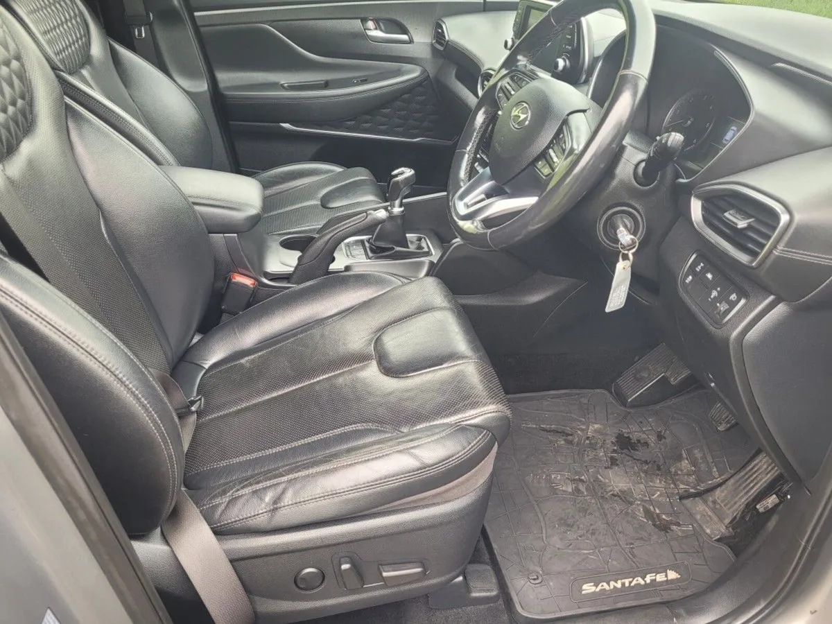 Hyundai Santa Fe 4X4 4WD COMMERCIAL EXECUTIVE PLUS - Image 4