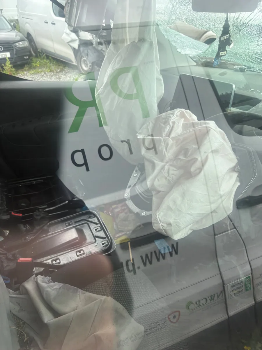 2024 Peugeot Partner Breaking - Image 4
