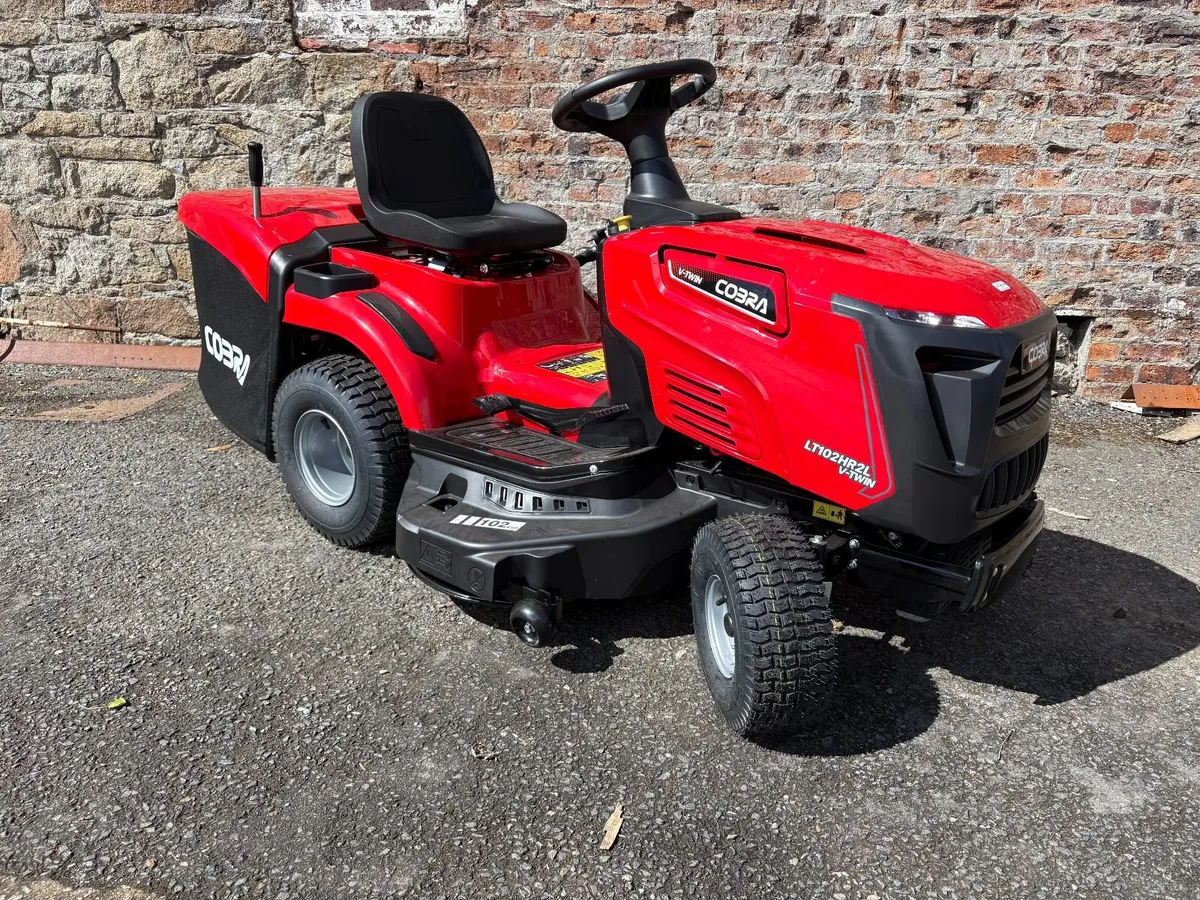 Cobra LT102HR2L 40 inch ride on lawnmower - SALE - Image 1