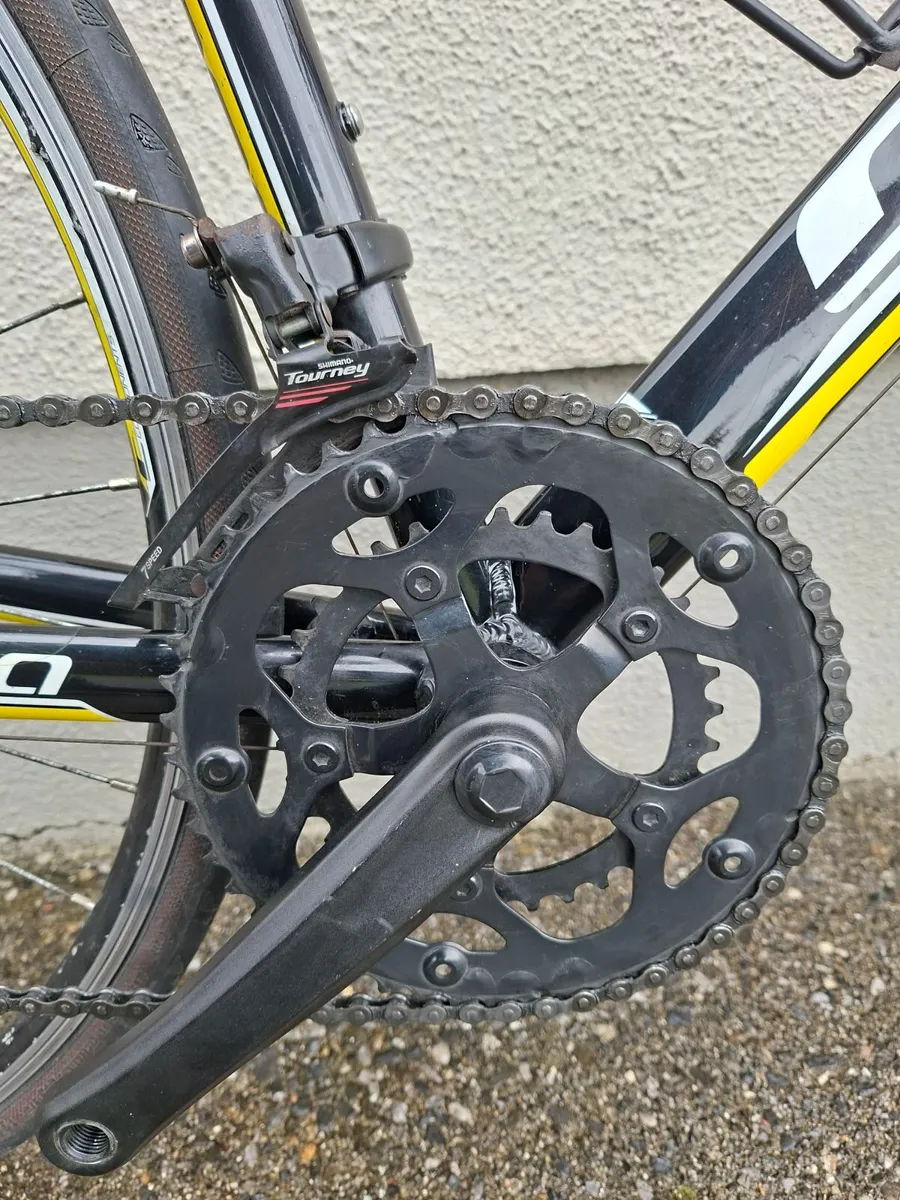 Carrera 7005T6 Road bike. - Image 2