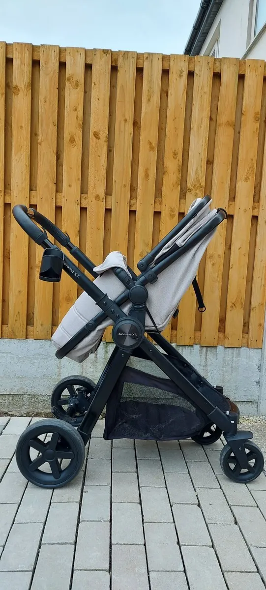 Baby panorama XTi baby pram and car seat. - Image 1