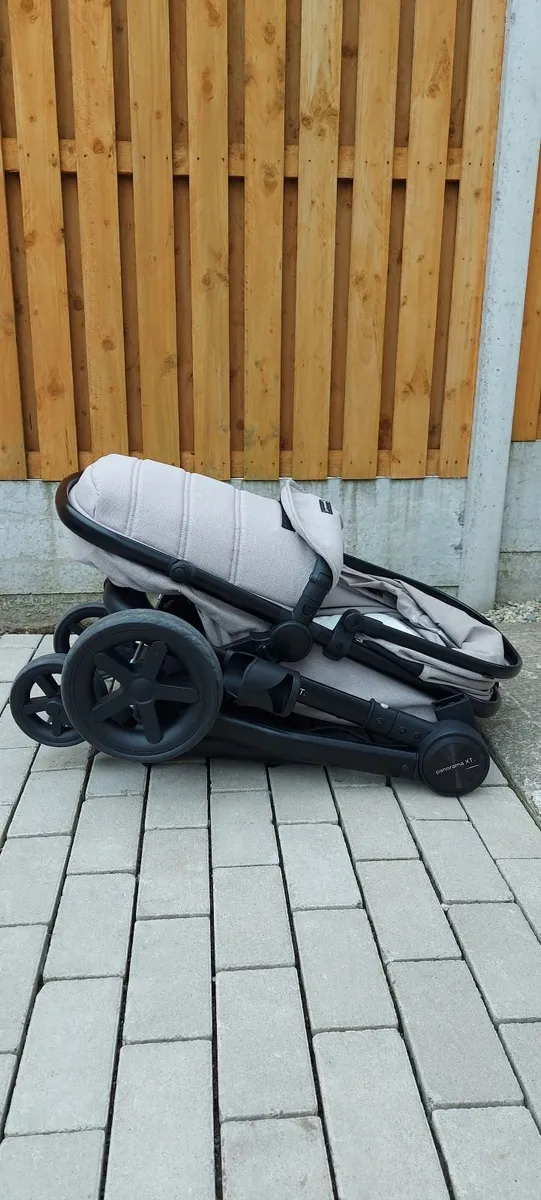 Baby panorama XTi baby pram and car seat. - Image 4