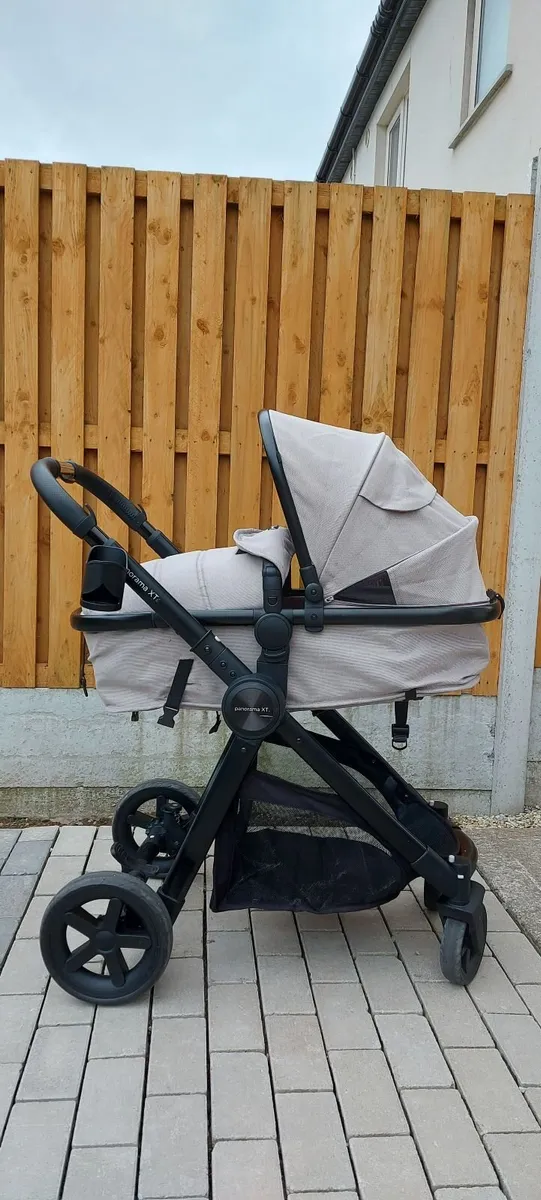 Baby panorama XTi baby pram and car seat. - Image 2