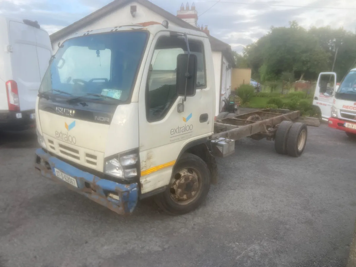 07 Isuzu npr 5.2 - Image 2