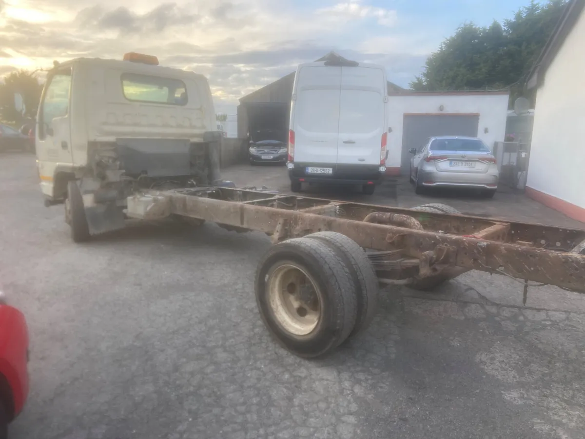 07 Isuzu npr 5.2 - Image 4