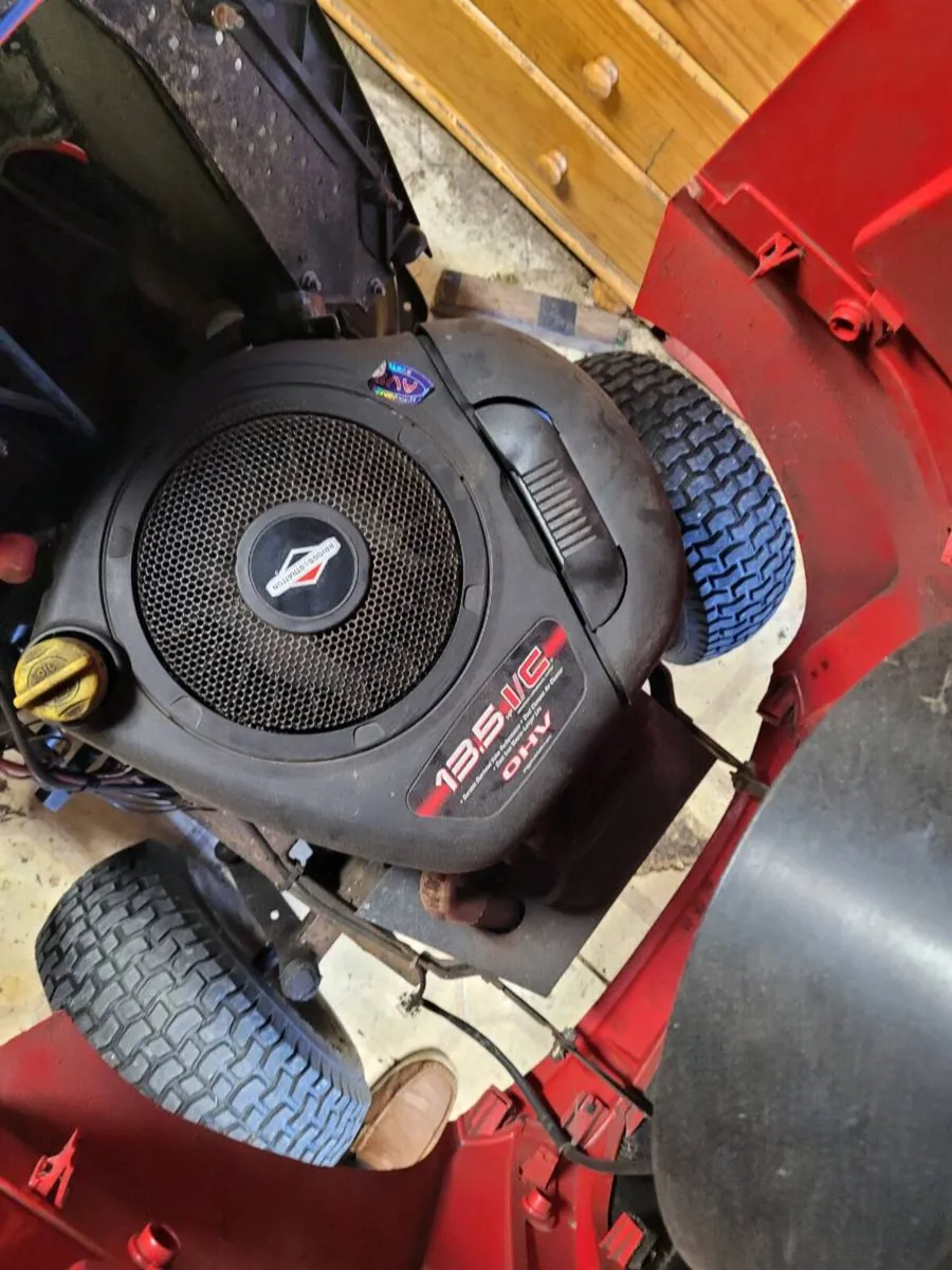Castlegardan rideon mower - Image 4