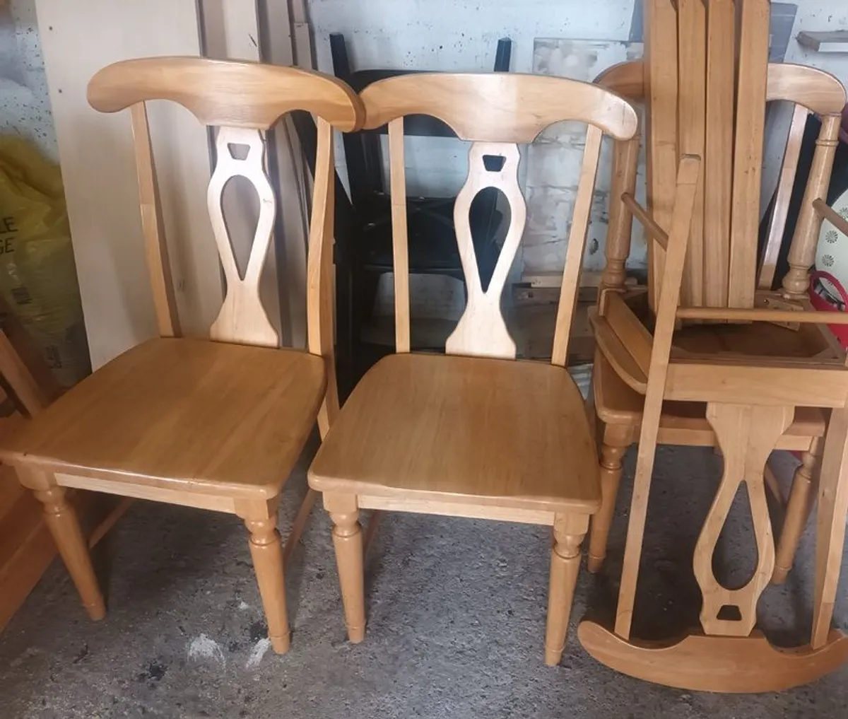 Table and 4 chairs - Image 2