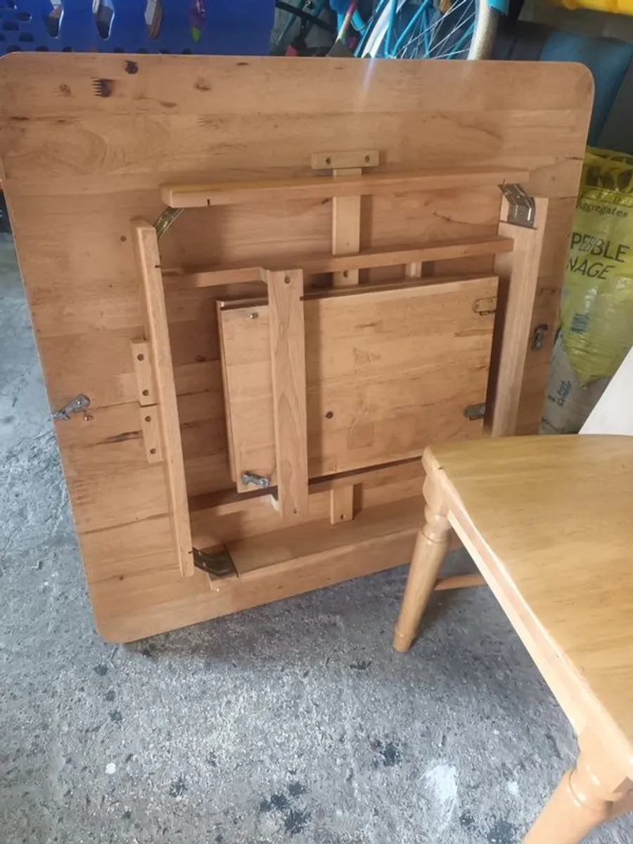 Table and 4 chairs - Image 3
