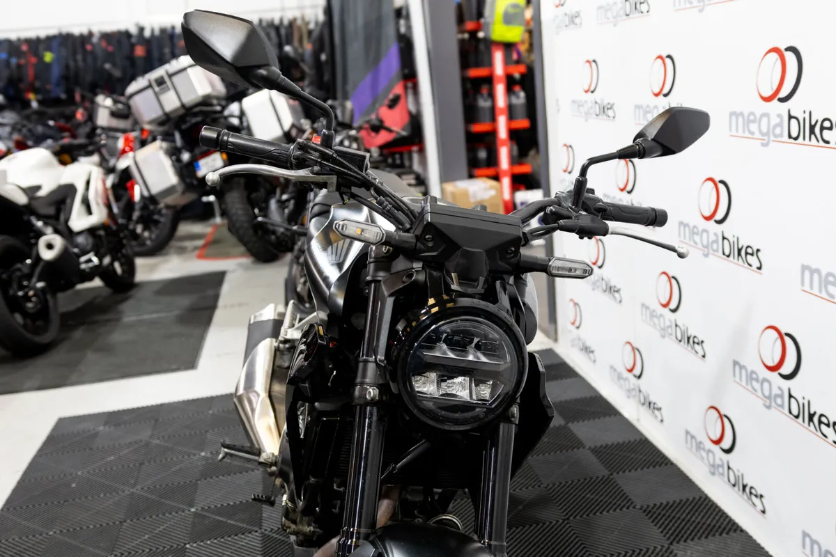Honda CB300R 2025 - Image 4